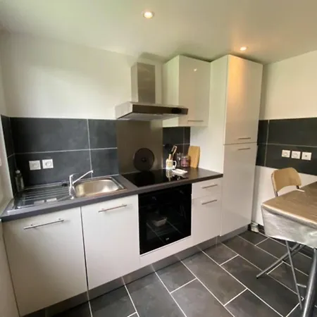 With 2 Bedrooms In With Furnished Terrace And Wifi 5 Km From The Beach