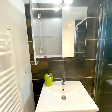 With 2 Bedrooms In With Furnished Terrace And Wifi 5 Km From The Beach
